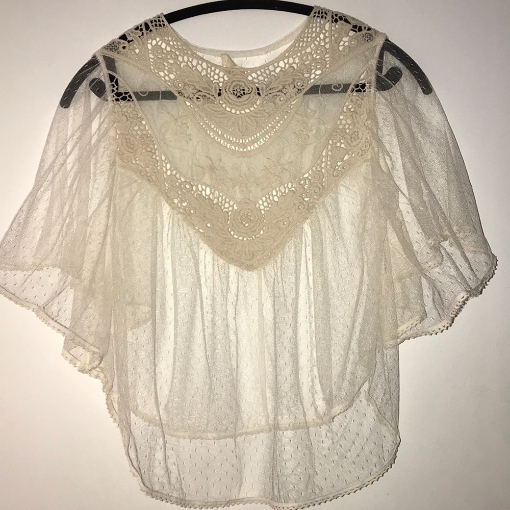 SZ S sheer flutter sleeve blouse w/ embroidery